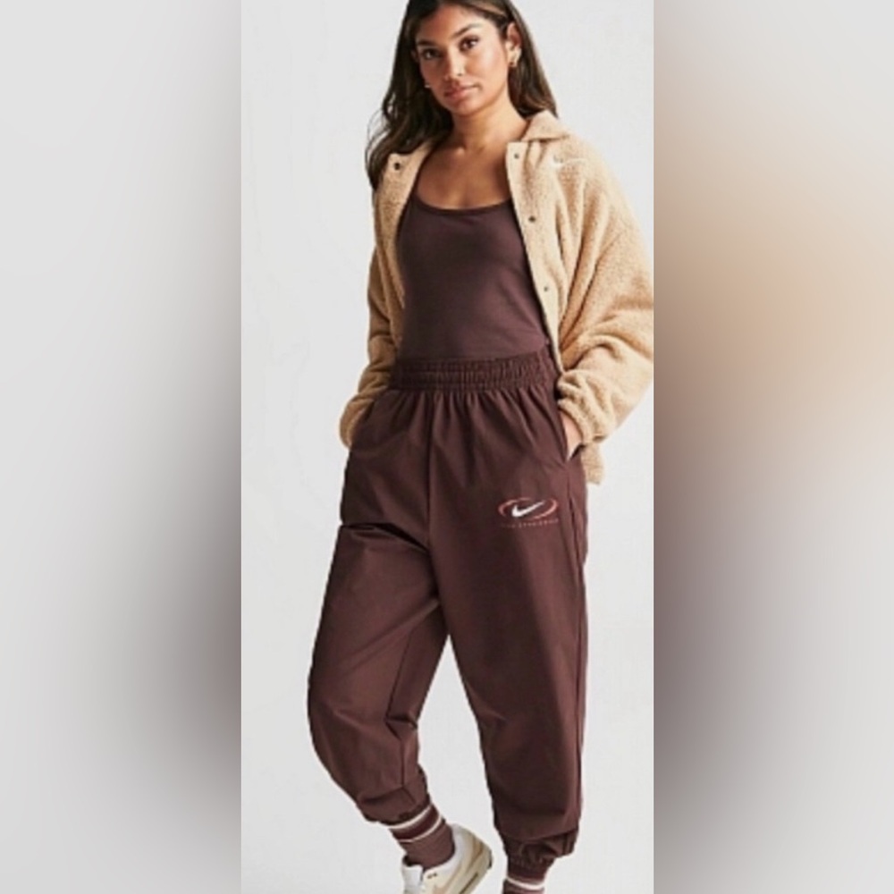 New Nike  w stretch.